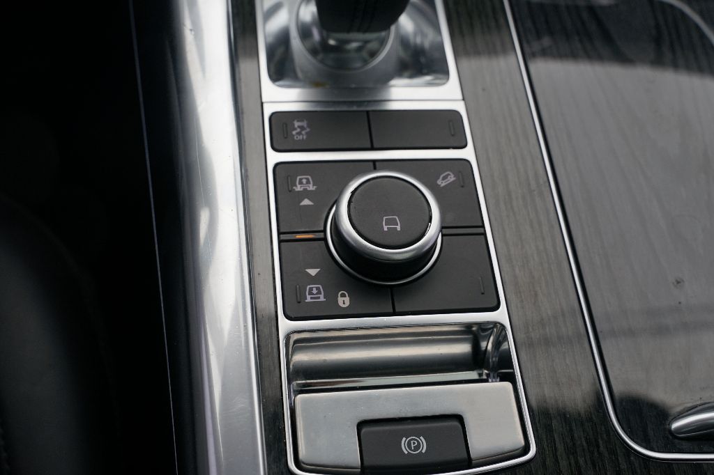 Land Rover Range Rover Sport photo 23
