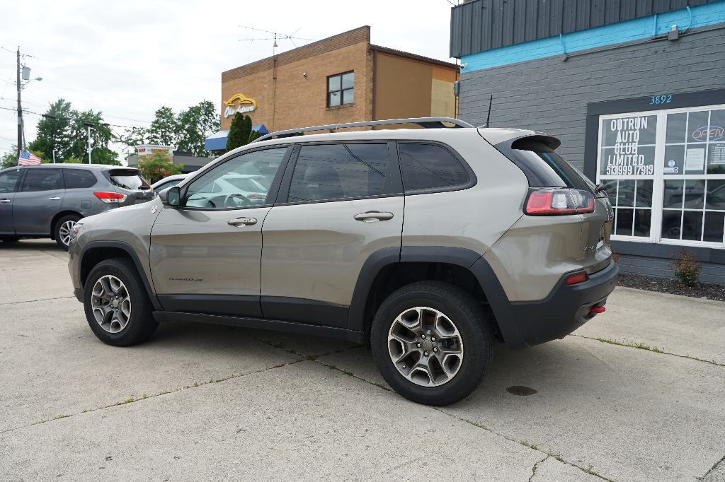Jeep Cherokee photo 6