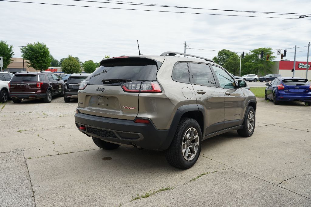 Jeep Cherokee photo 4