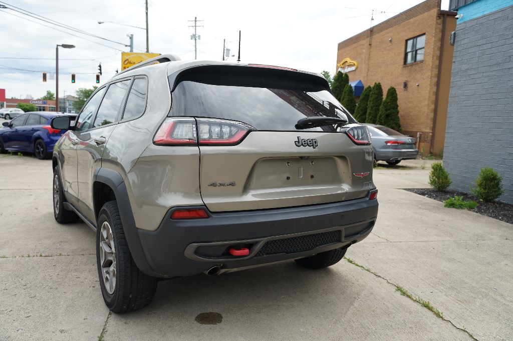 Jeep Cherokee photo 5