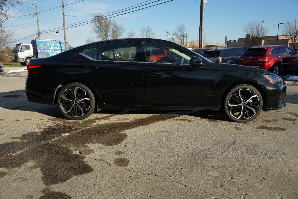 Nissan Altima photo 3