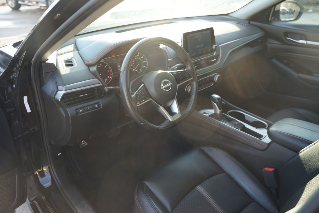 Nissan Altima photo 7