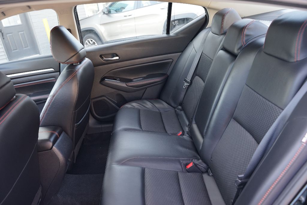 Nissan Altima photo 12
