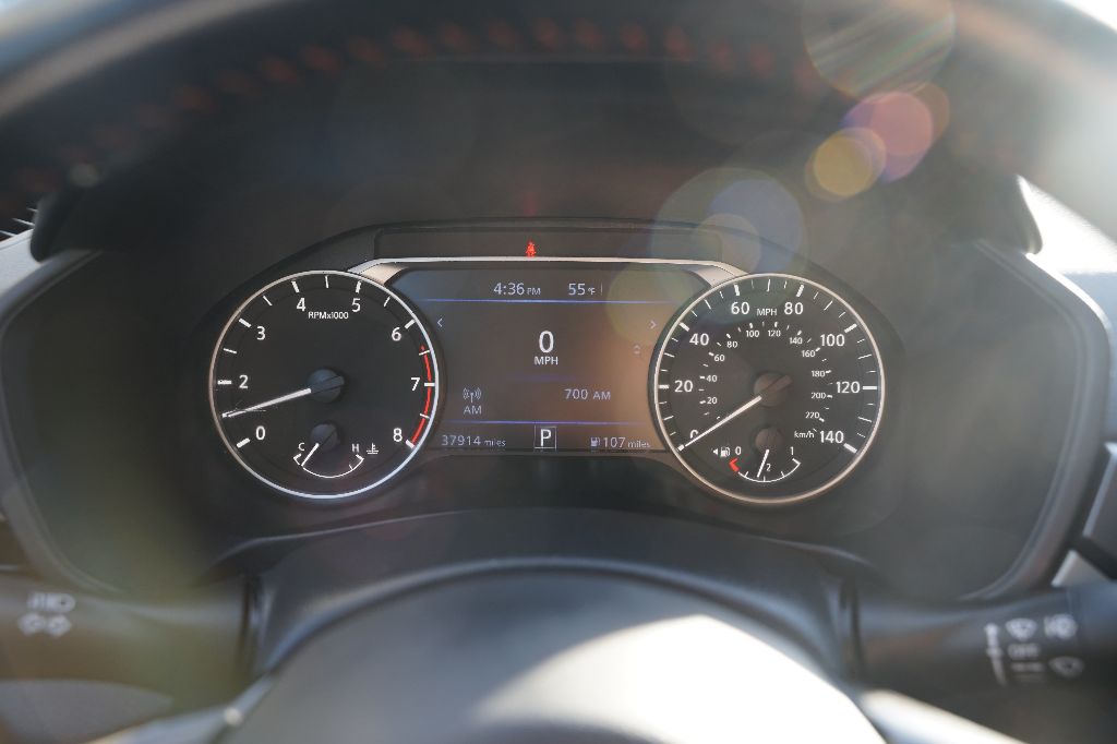 Nissan Altima photo 9