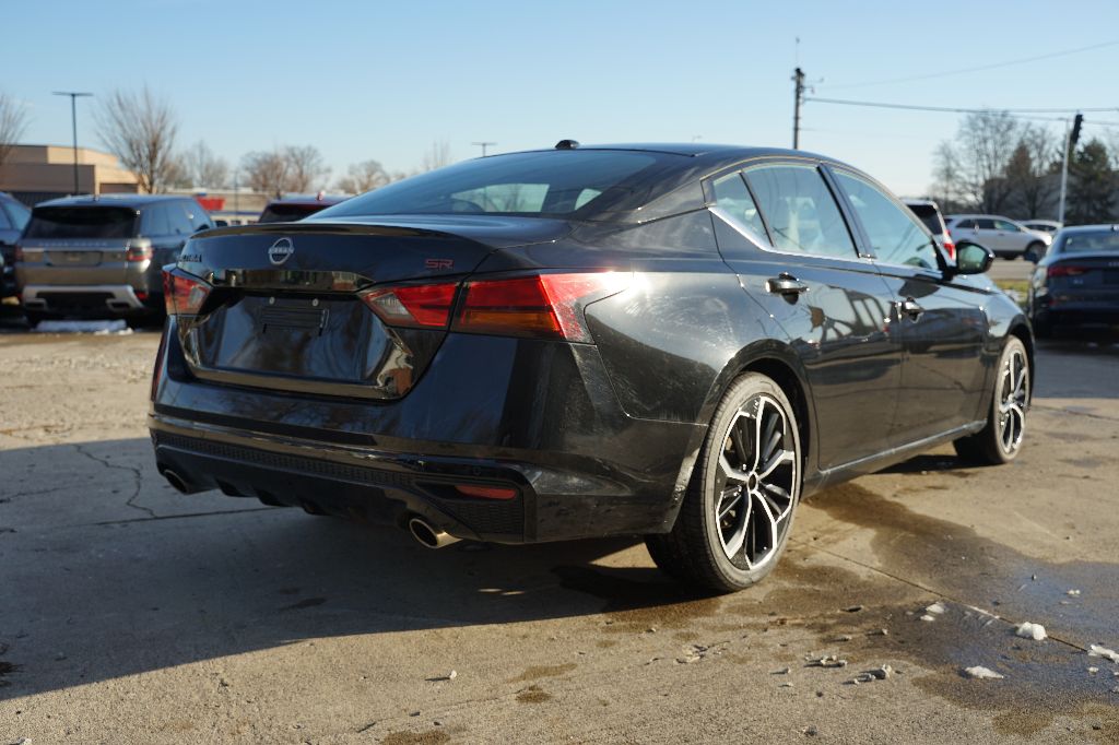 Nissan Altima photo 4