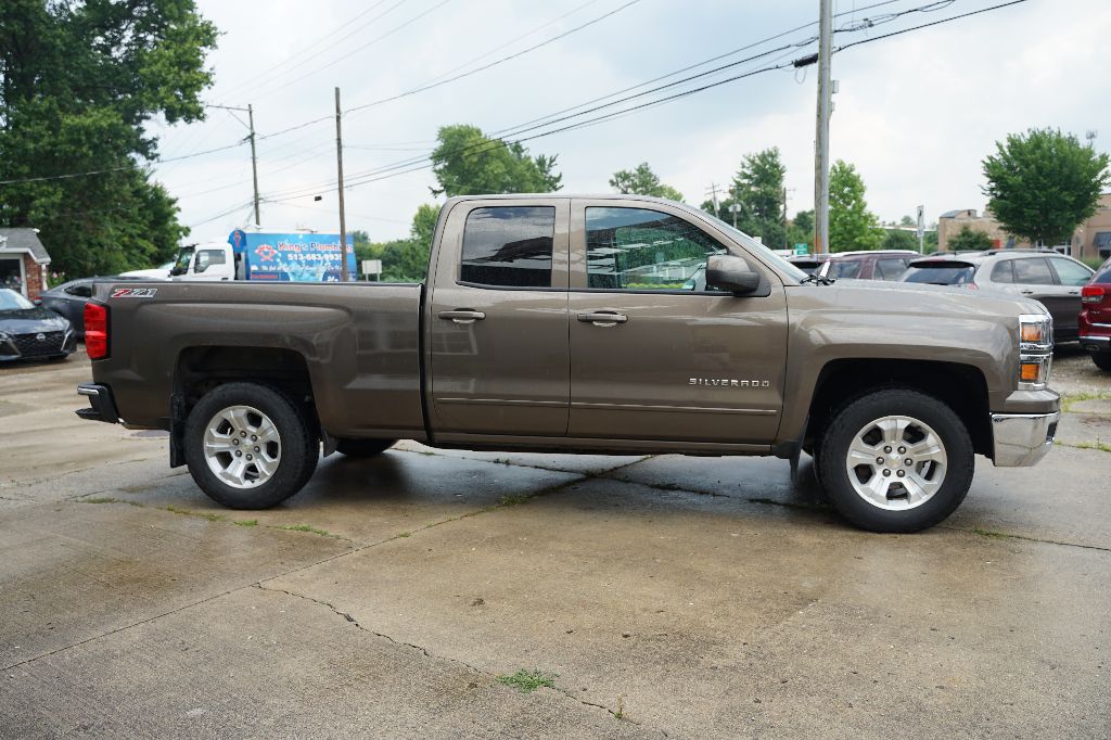 Chevrolet Silverado photo 4
