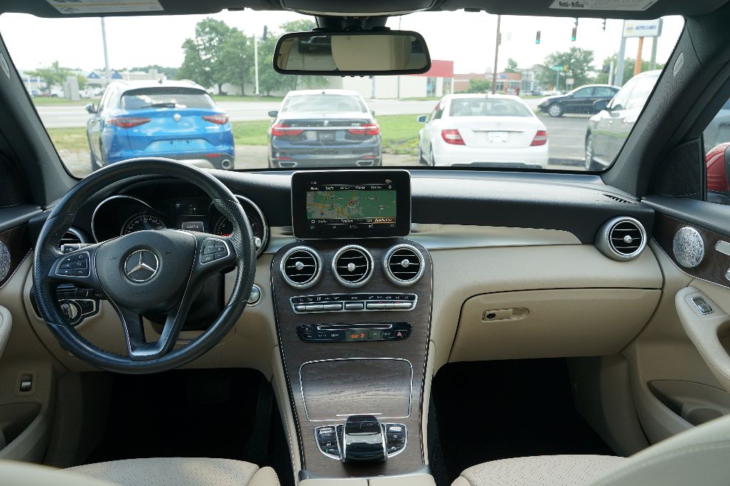 Mercedes-Benz GLC photo 12