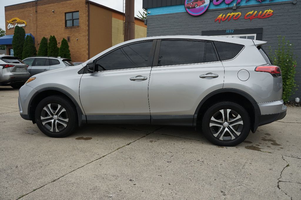 Toyota RAV4 photo 9