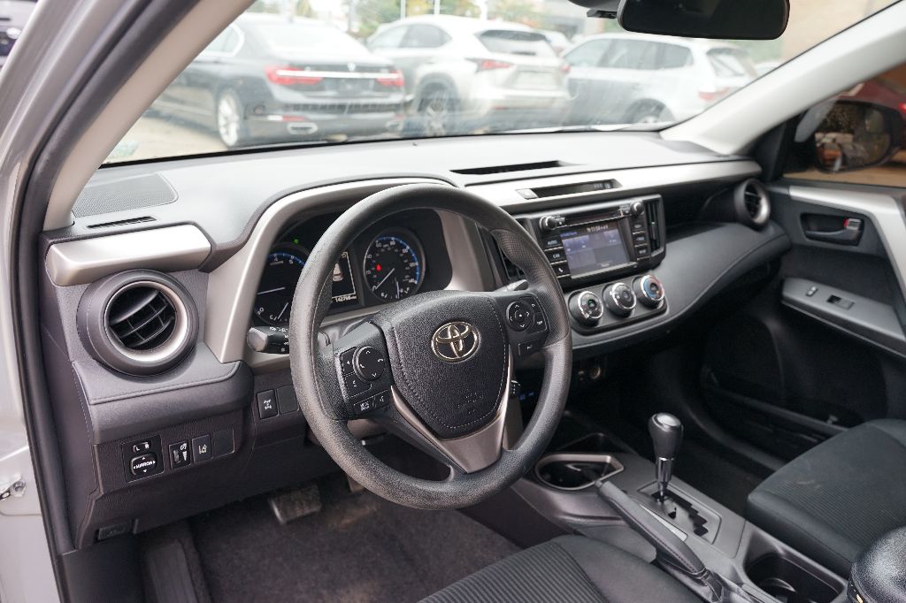 Toyota RAV4 photo 11