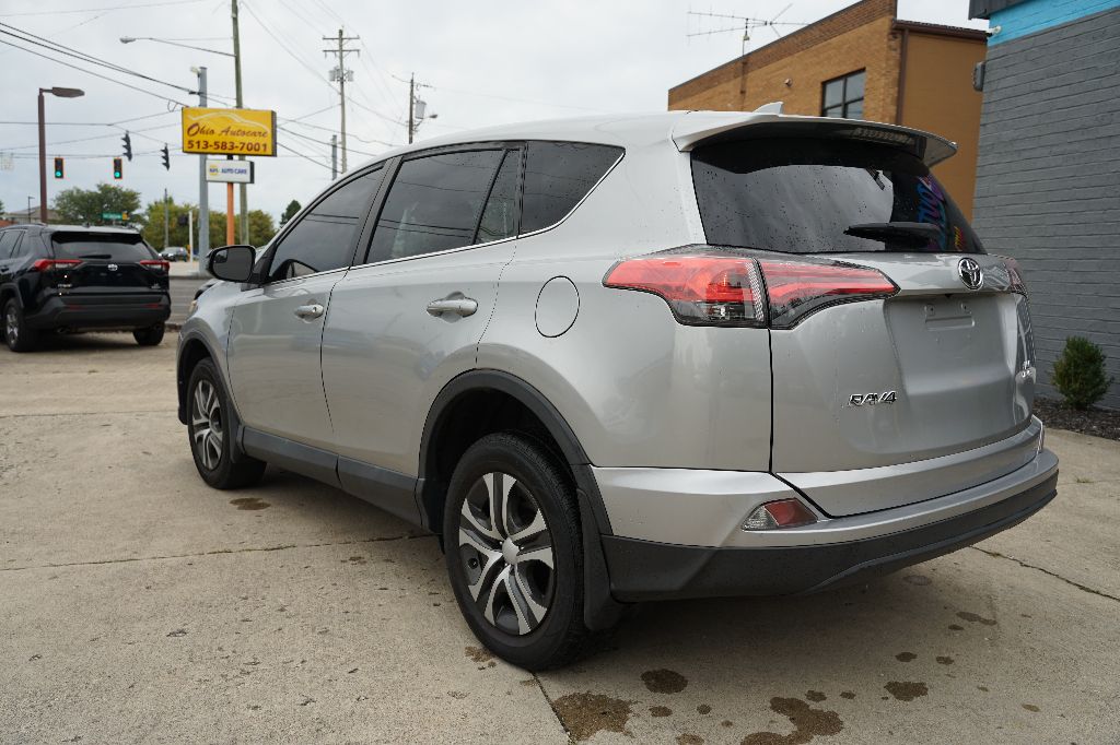 Toyota RAV4 photo 8