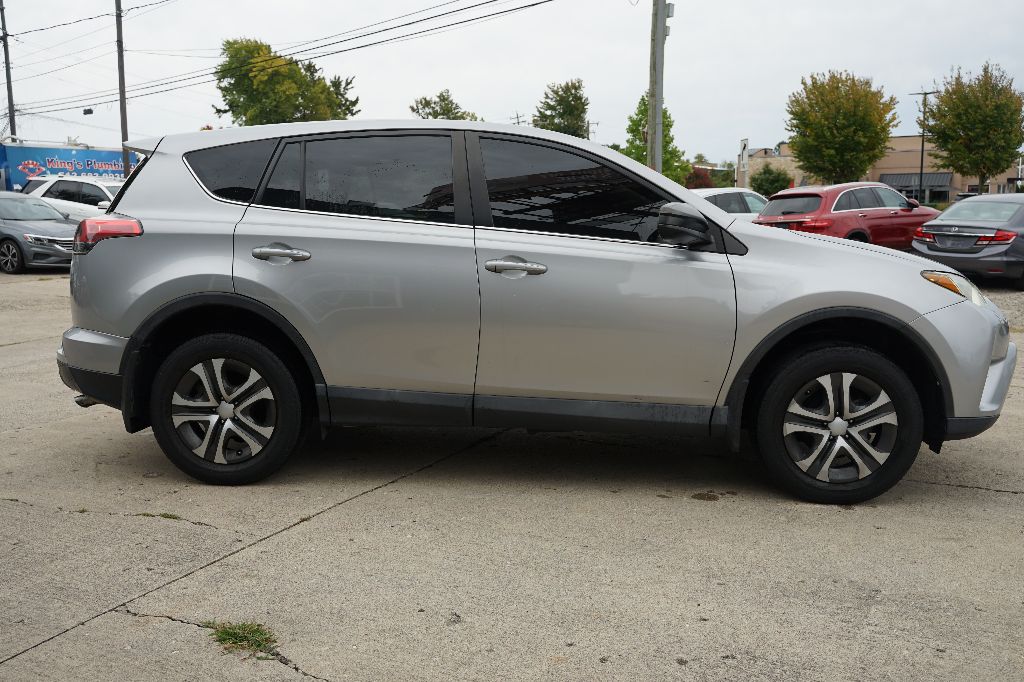 Toyota RAV4 photo 5