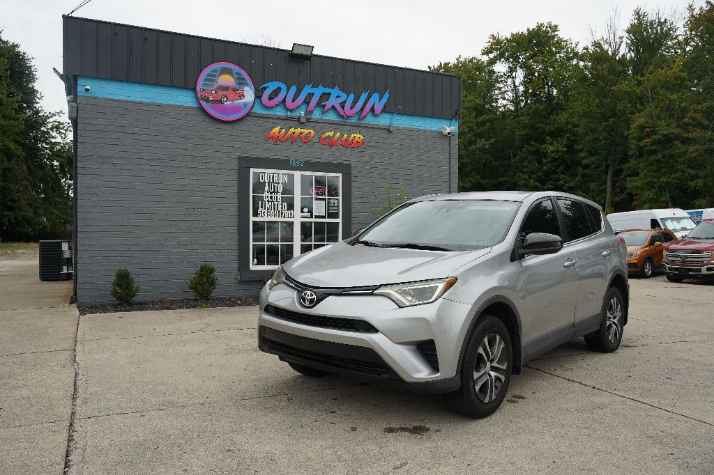 Toyota RAV4 photo 2