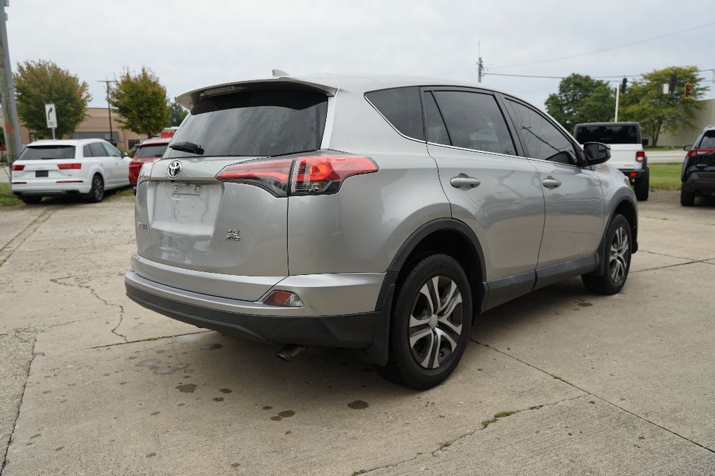 Toyota RAV4 photo 6