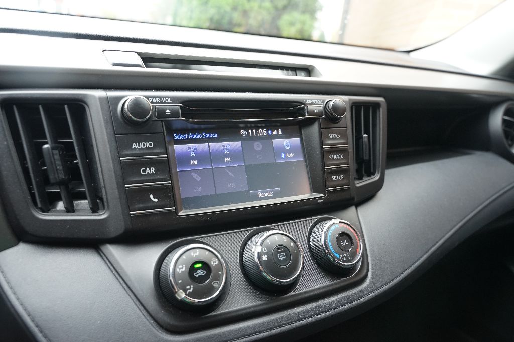 Toyota RAV4 photo 16