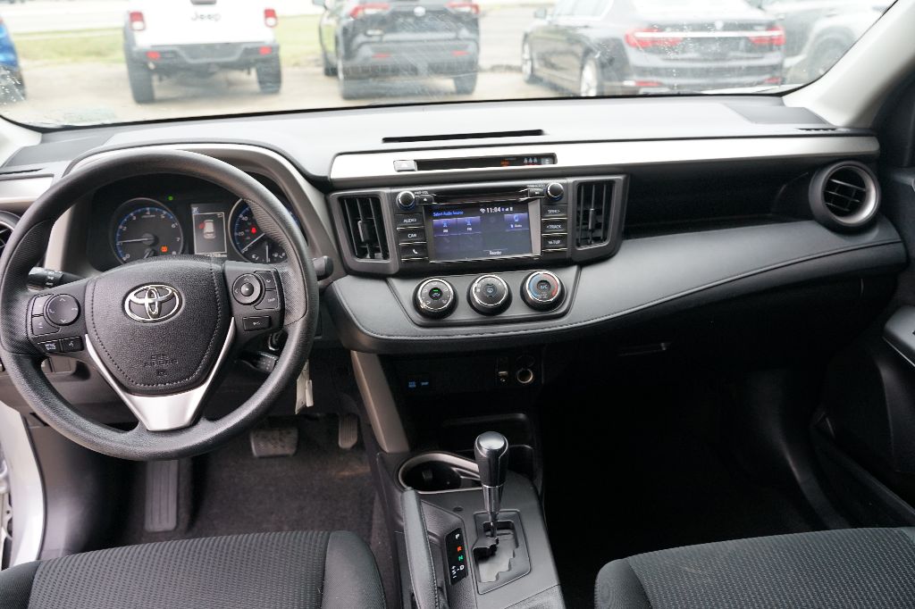 Toyota RAV4 photo 13