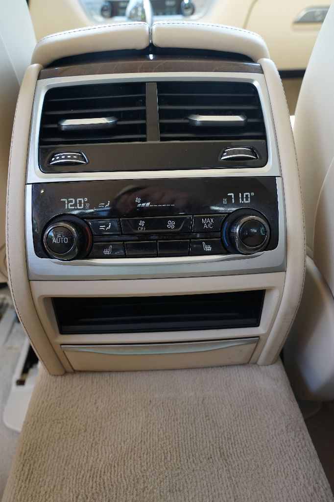 BMW 7 Series photo 21