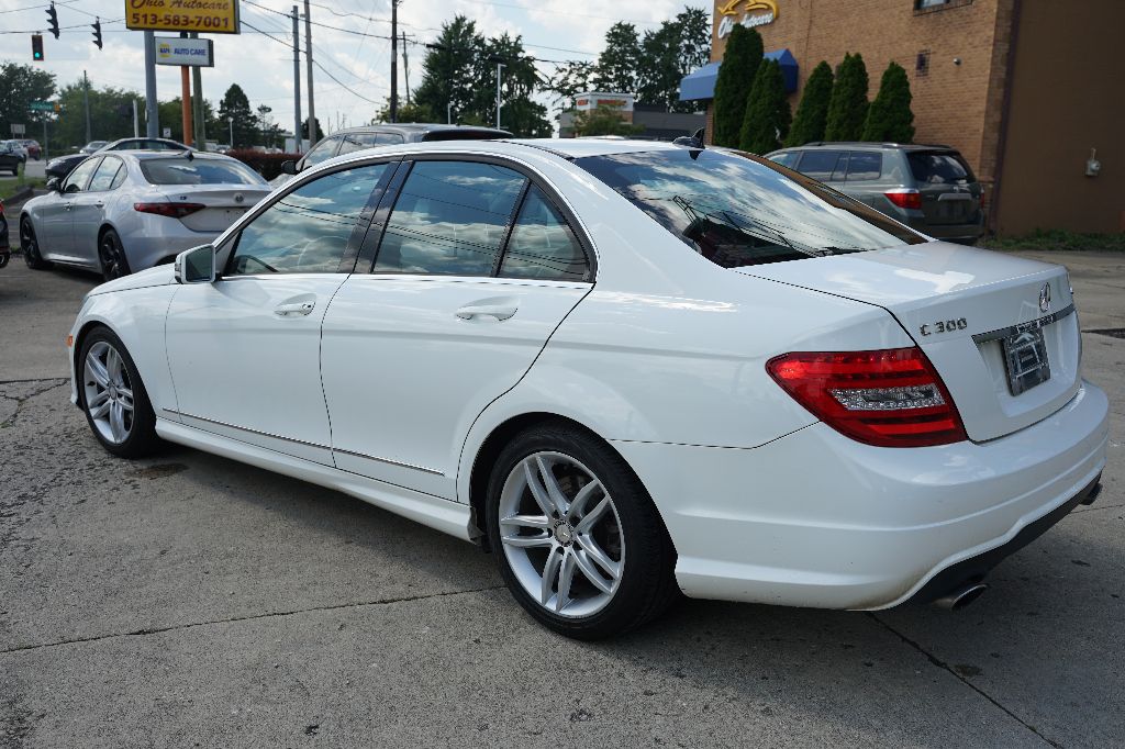 Mercedes-Benz C-Class photo 9