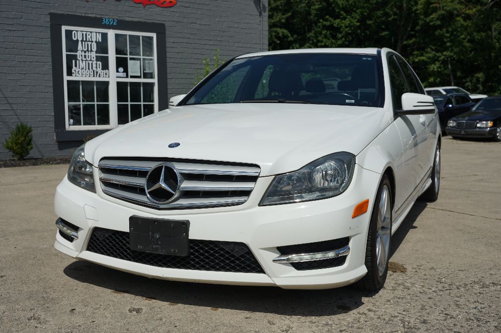 Mercedes-Benz C-Class photo 3