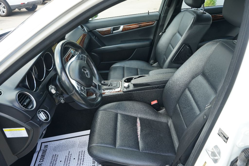 Mercedes-Benz C-Class photo 11