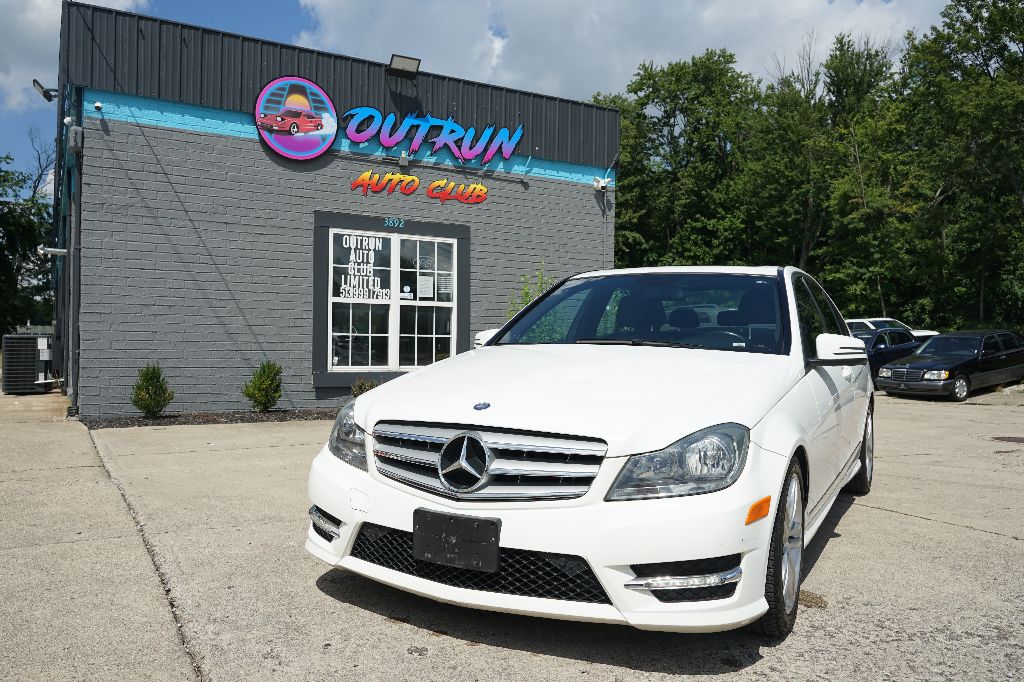 Mercedes-Benz C-Class photo 2