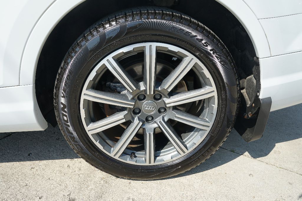 Audi Q7 photo 11