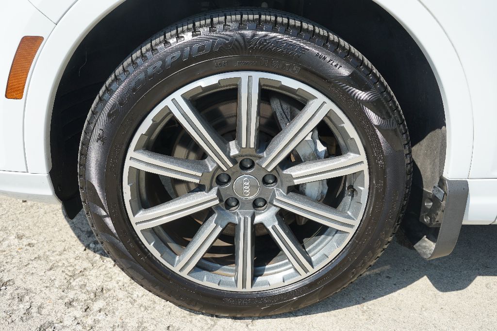 Audi Q7 photo 10