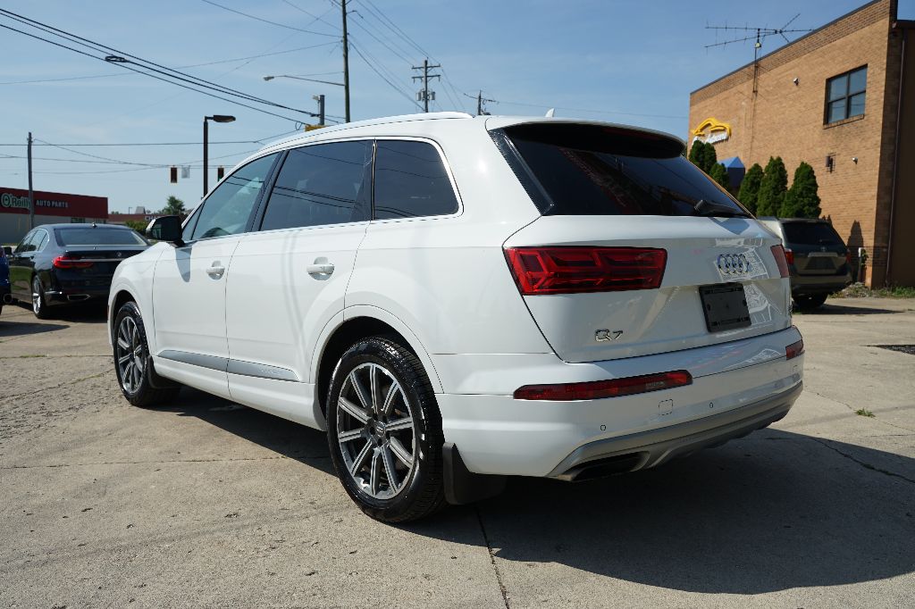 Audi Q7 photo 8