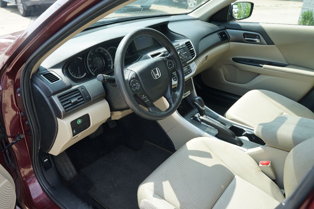 Honda Accord photo 10