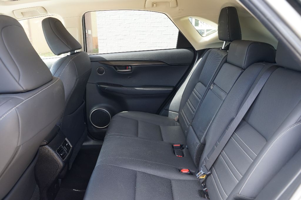 Lexus NX photo 12
