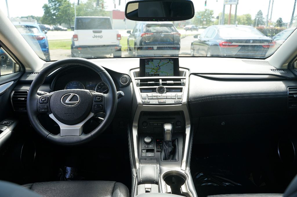 Lexus NX photo 14