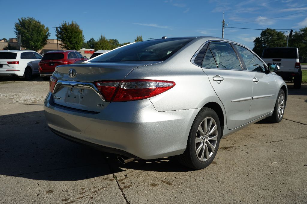 Toyota Camry photo 6