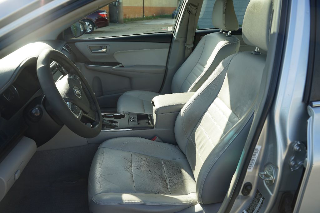 Toyota Camry photo 11