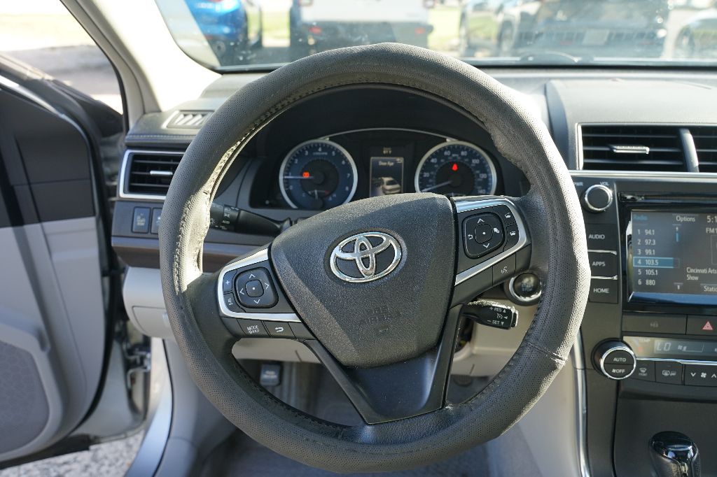 Toyota Camry photo 15