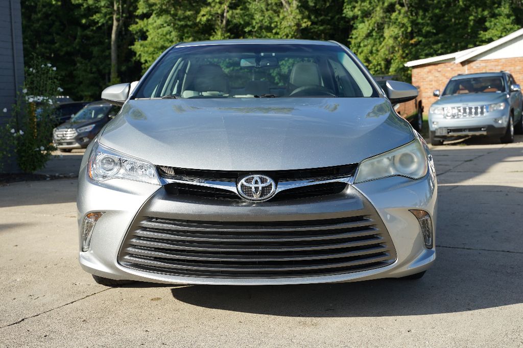 Toyota Camry photo 3