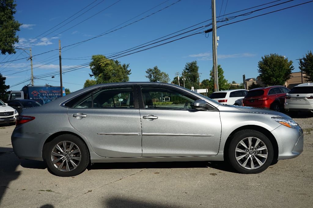 Toyota Camry photo 5
