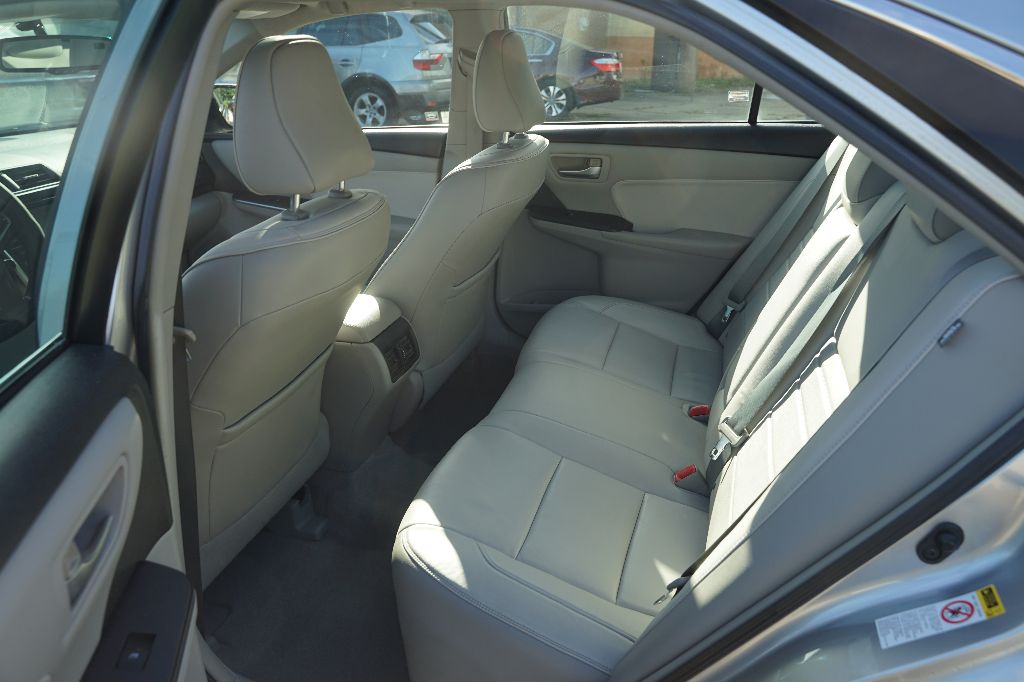 Toyota Camry photo 12
